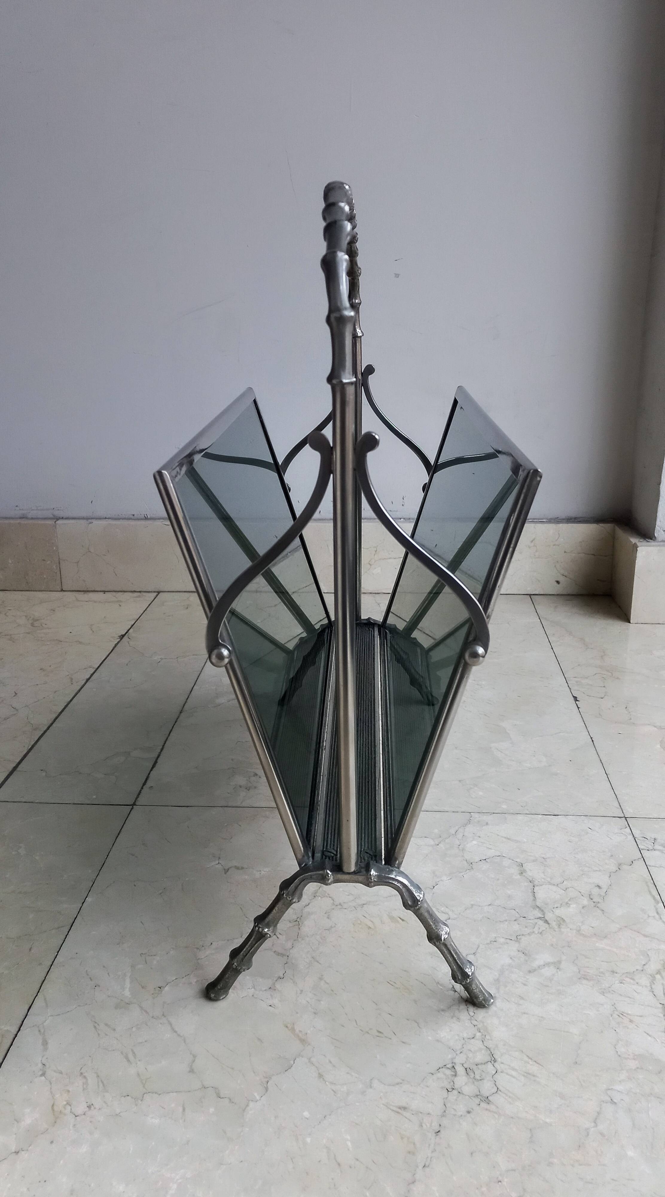 Mid century magazine stand