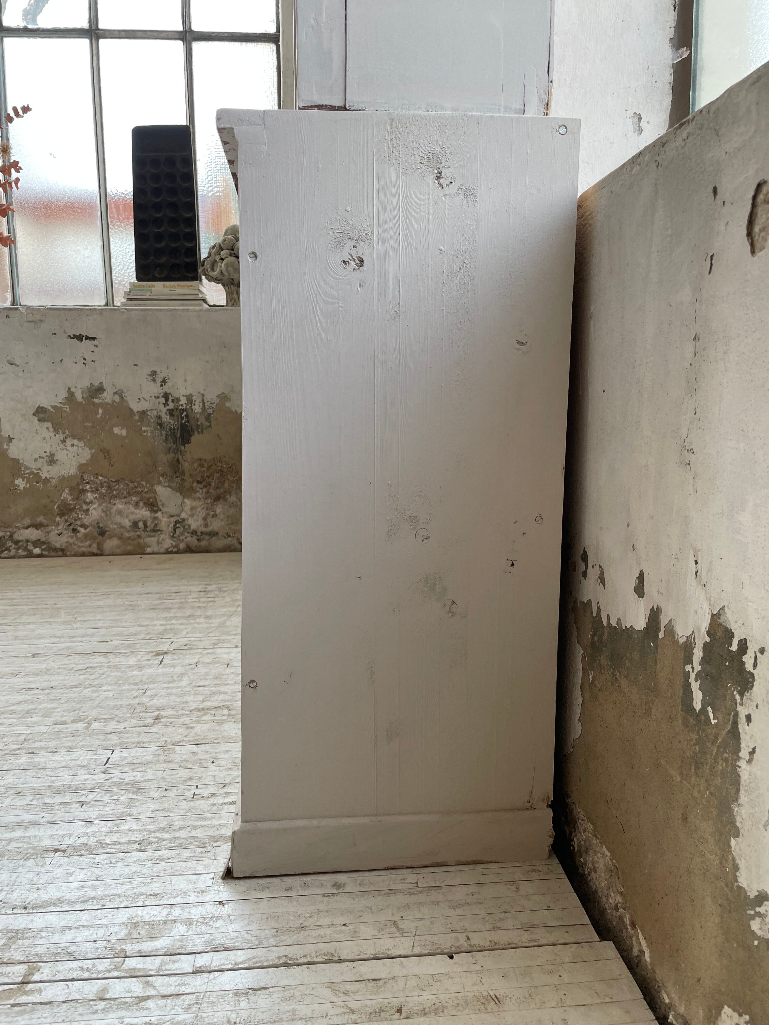 Library showcase ivory white sliding doors