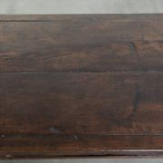 Table basse en bois de châtaignier du XVIIIe siècle d'Europe du Sud