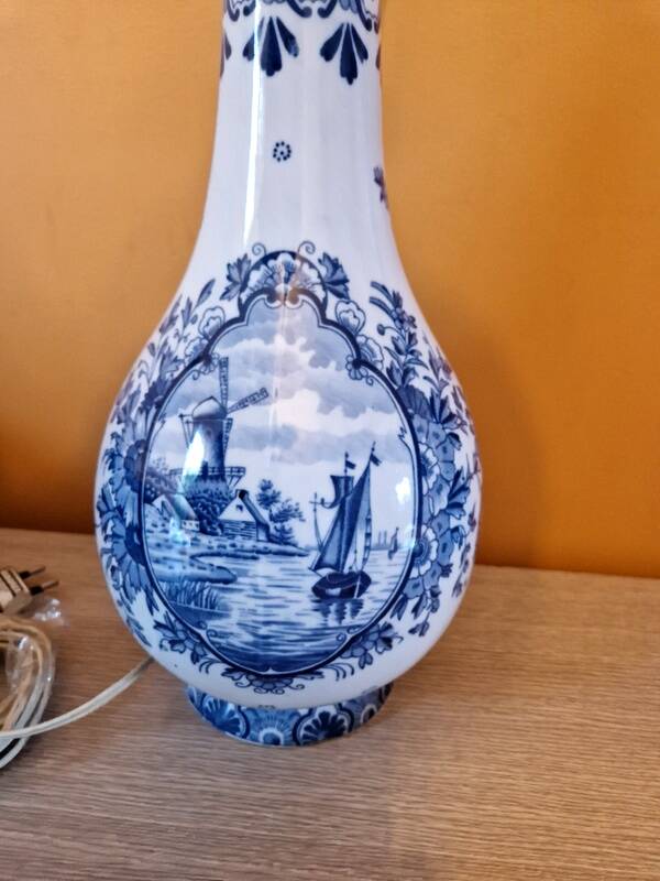 Royal Delft - Mosa Delft by Louis Regout (1832-1905) - Ceramic baluster lamp - 19th century
