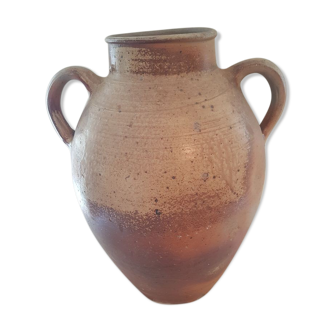Oil jar in varnished sandstone