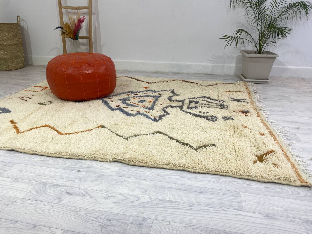 Handcrafted Moroccan Berber carpet 207 x 166 CM