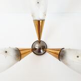 Paire d'appliques triple en laiton doré et verre 1950