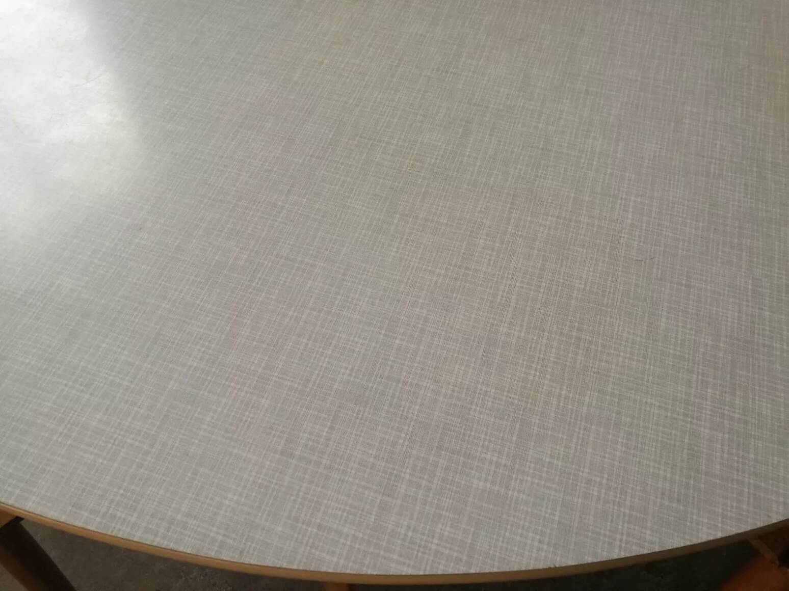 Table style scandinave bois et formica