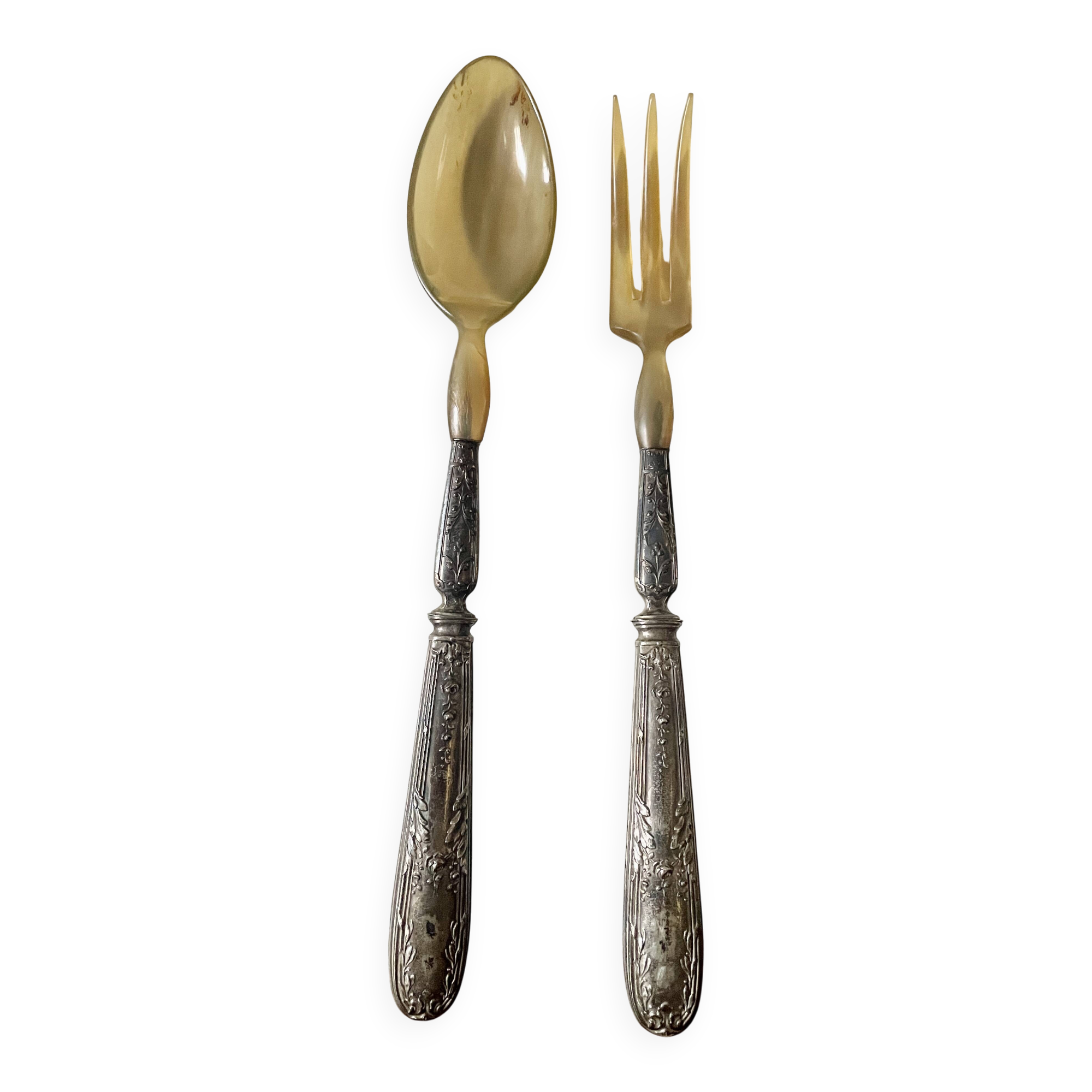 Horn and silver-plated salad cutlery, early 20th century.