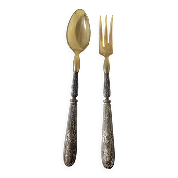 Horn and silver-plated salad cutlery, early 20th century.