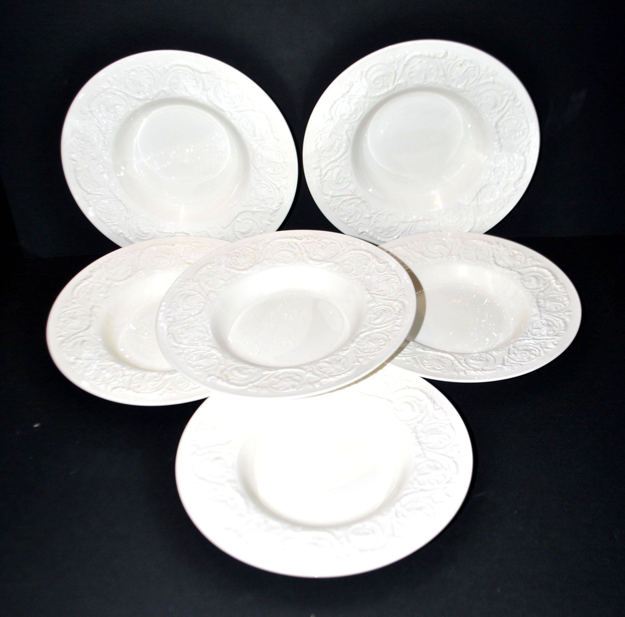 Wedgwood set of 6 pasta plates, Patrician garland, England
