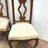 Paire de chaises de style Régence en bois naturel XIX siècle