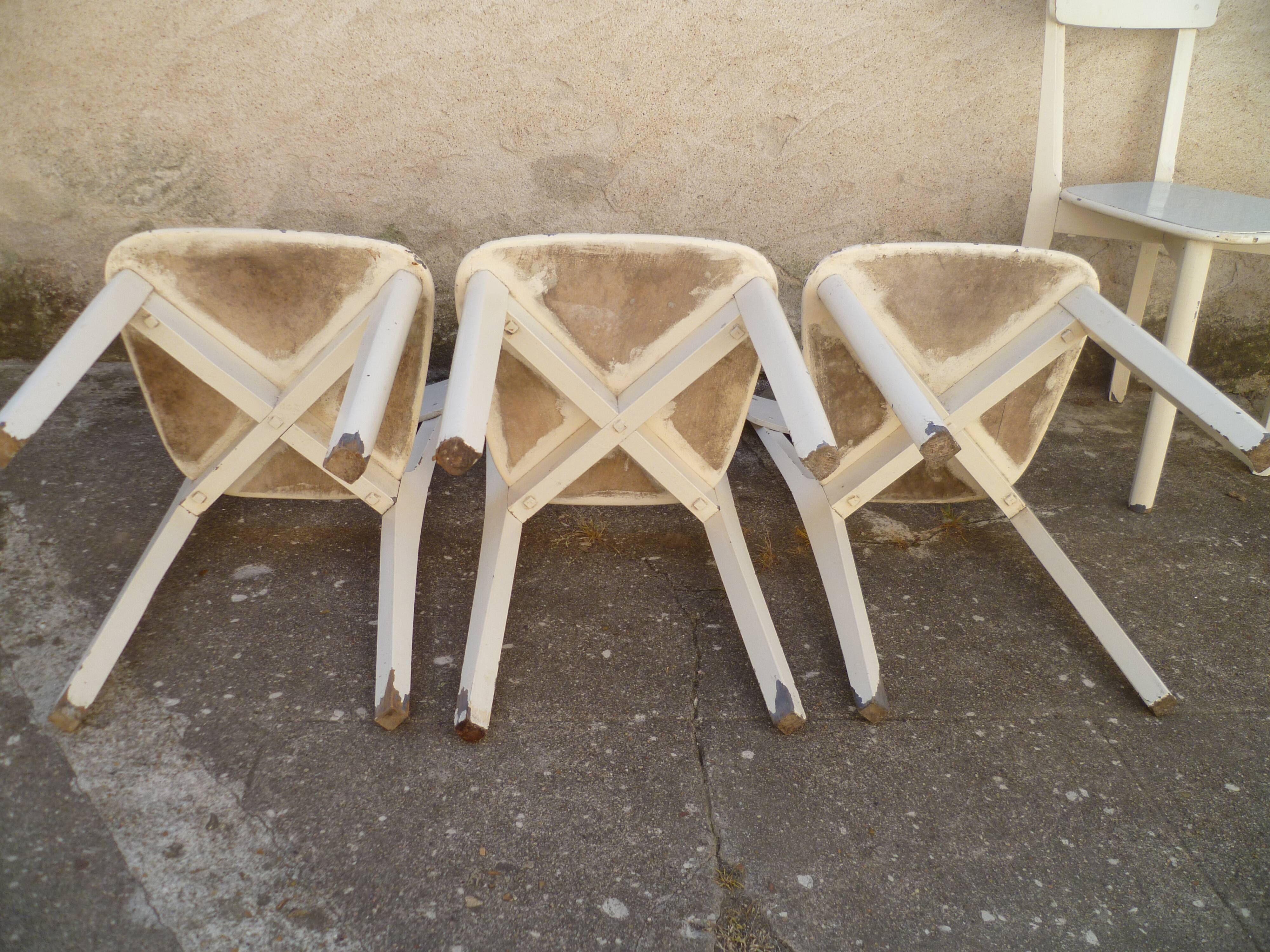 Set of 6 chairs sitting painted bentwood 1950s formica