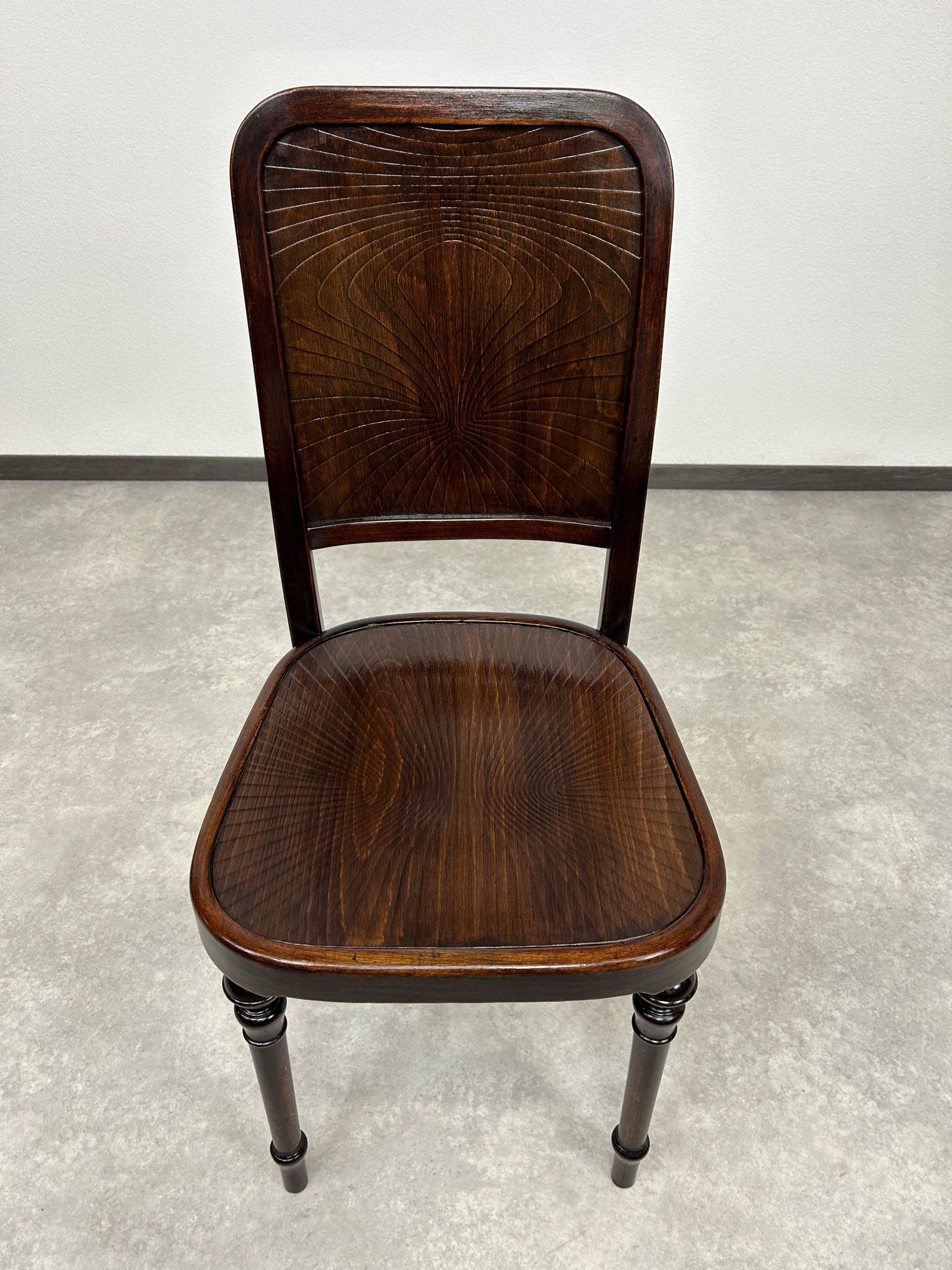 Chaise de salle à manger Sécession n°437 par Thonet
