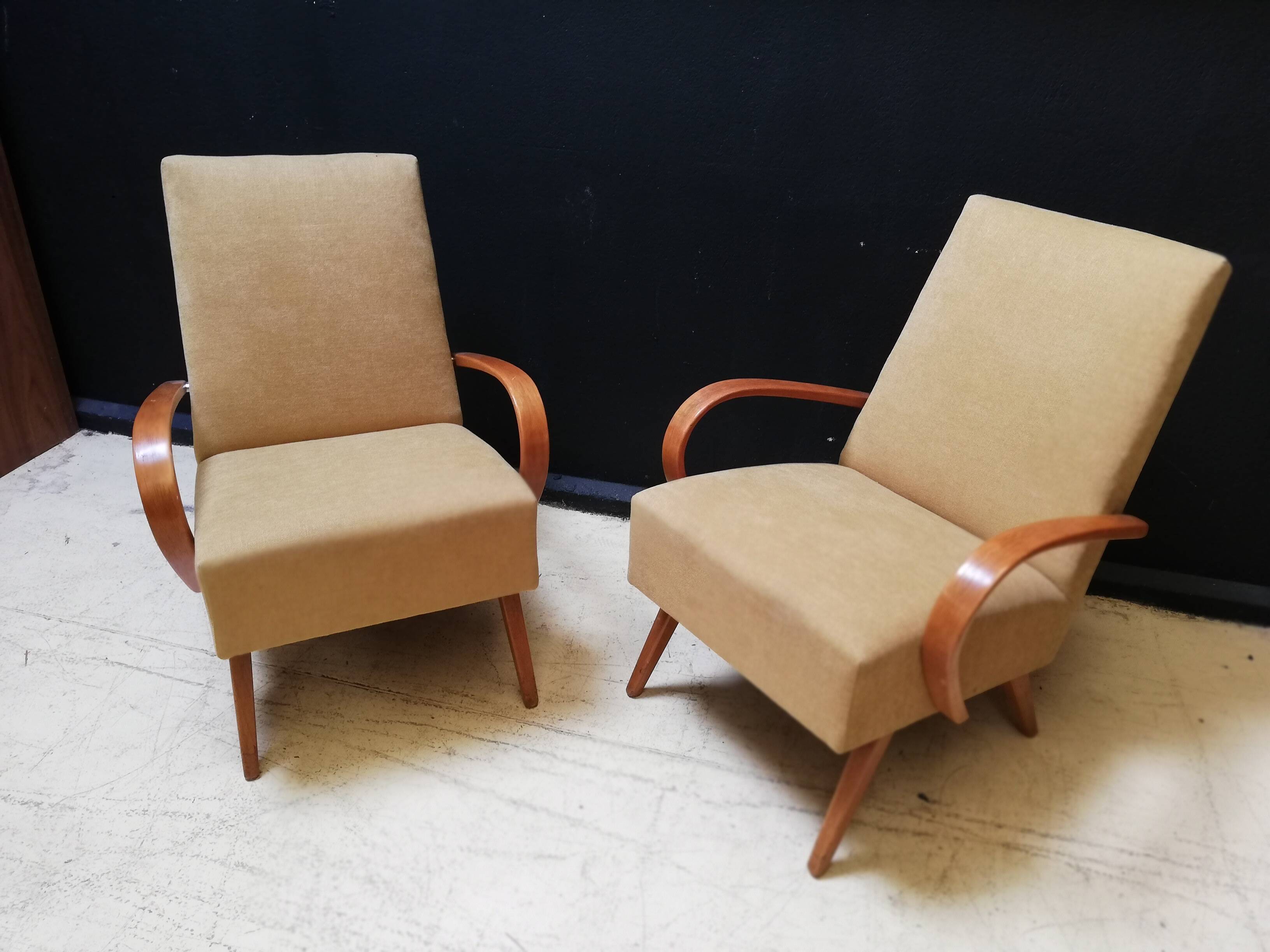 Paire de fauteuils vintage Halabala 1950