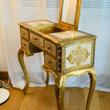 Venetian dresser from the 1960s/70s in carved wood with floral motifs.