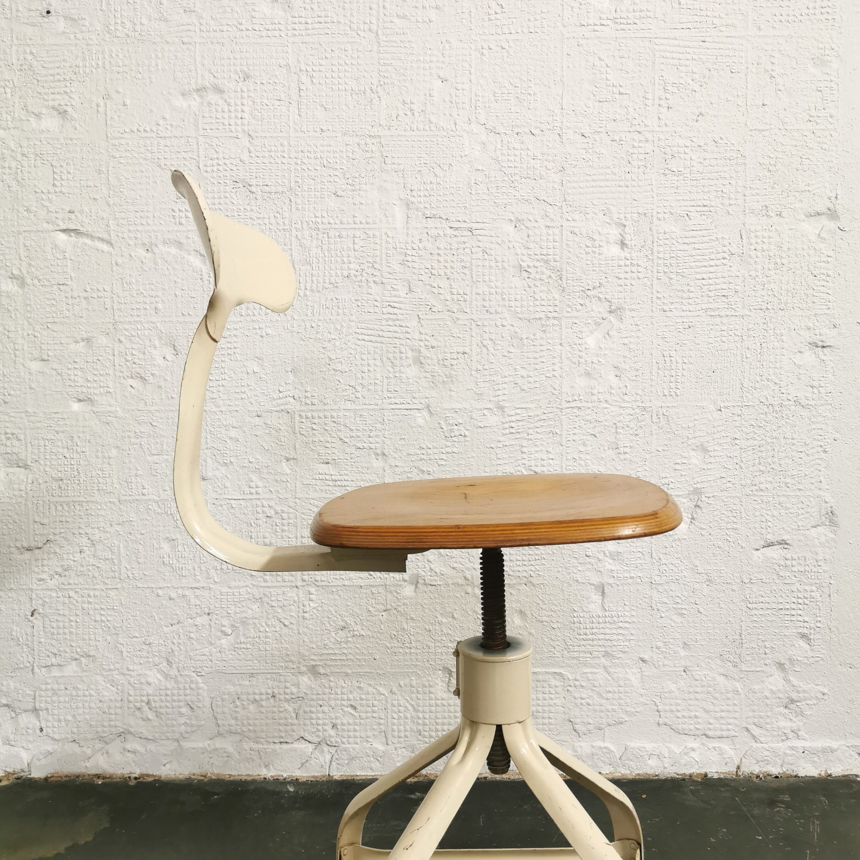 Wooden sitting workshop chair, Nicolle, 1960