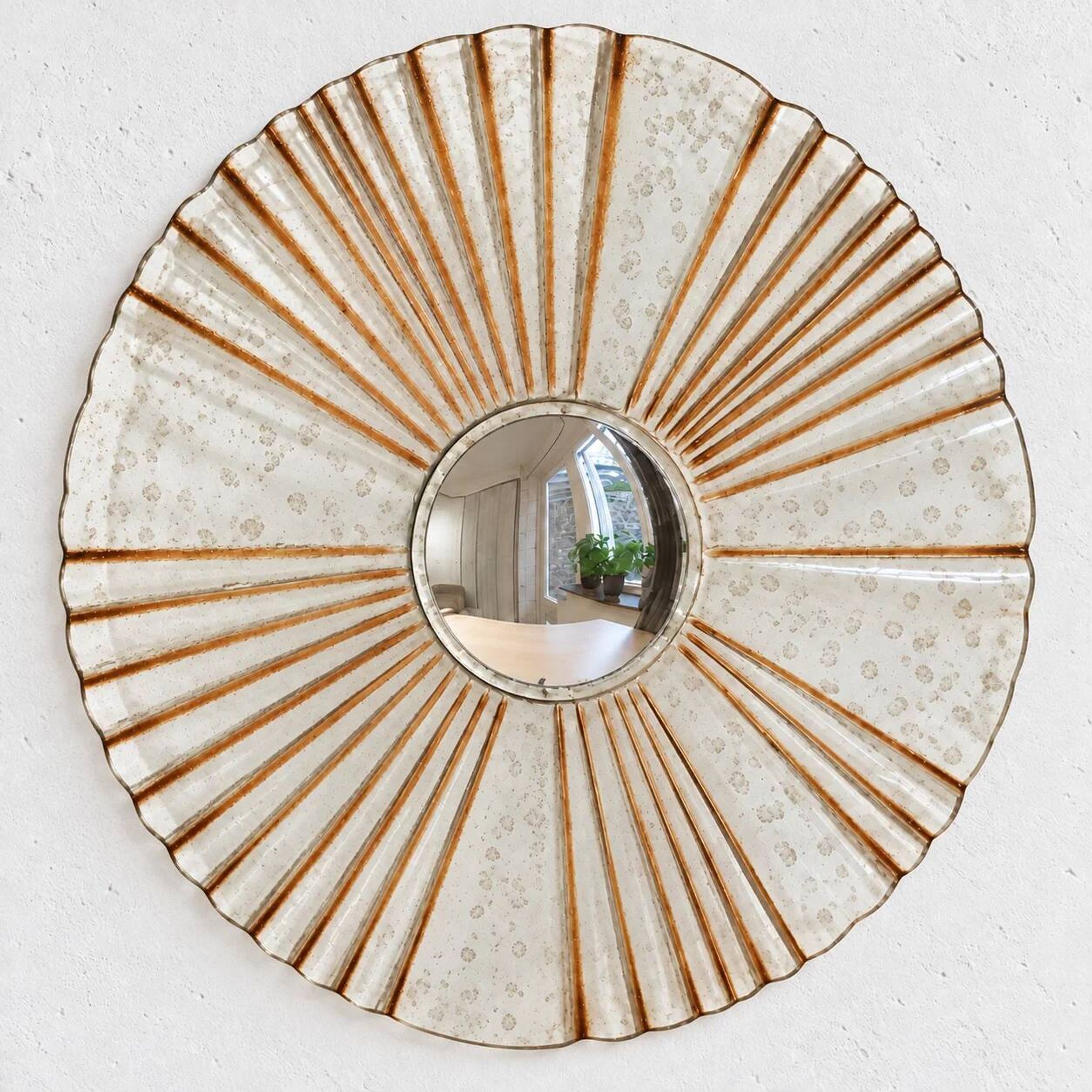 Grand miroir en verre en forme de soleil / années 1960 / 78 cm