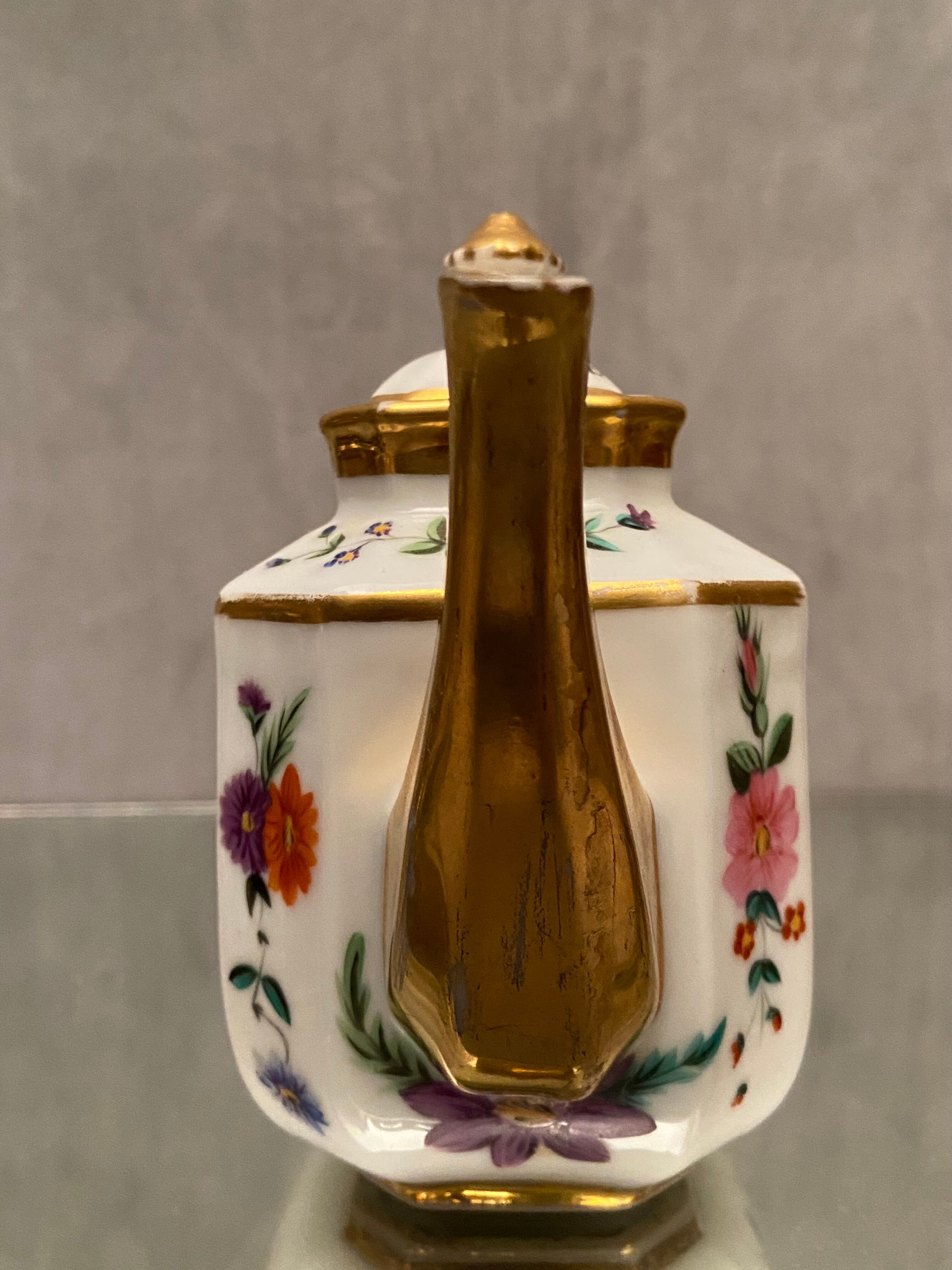 Selfish porcelain teapot Old Paris floral decoration polychrome and gold nineteenth