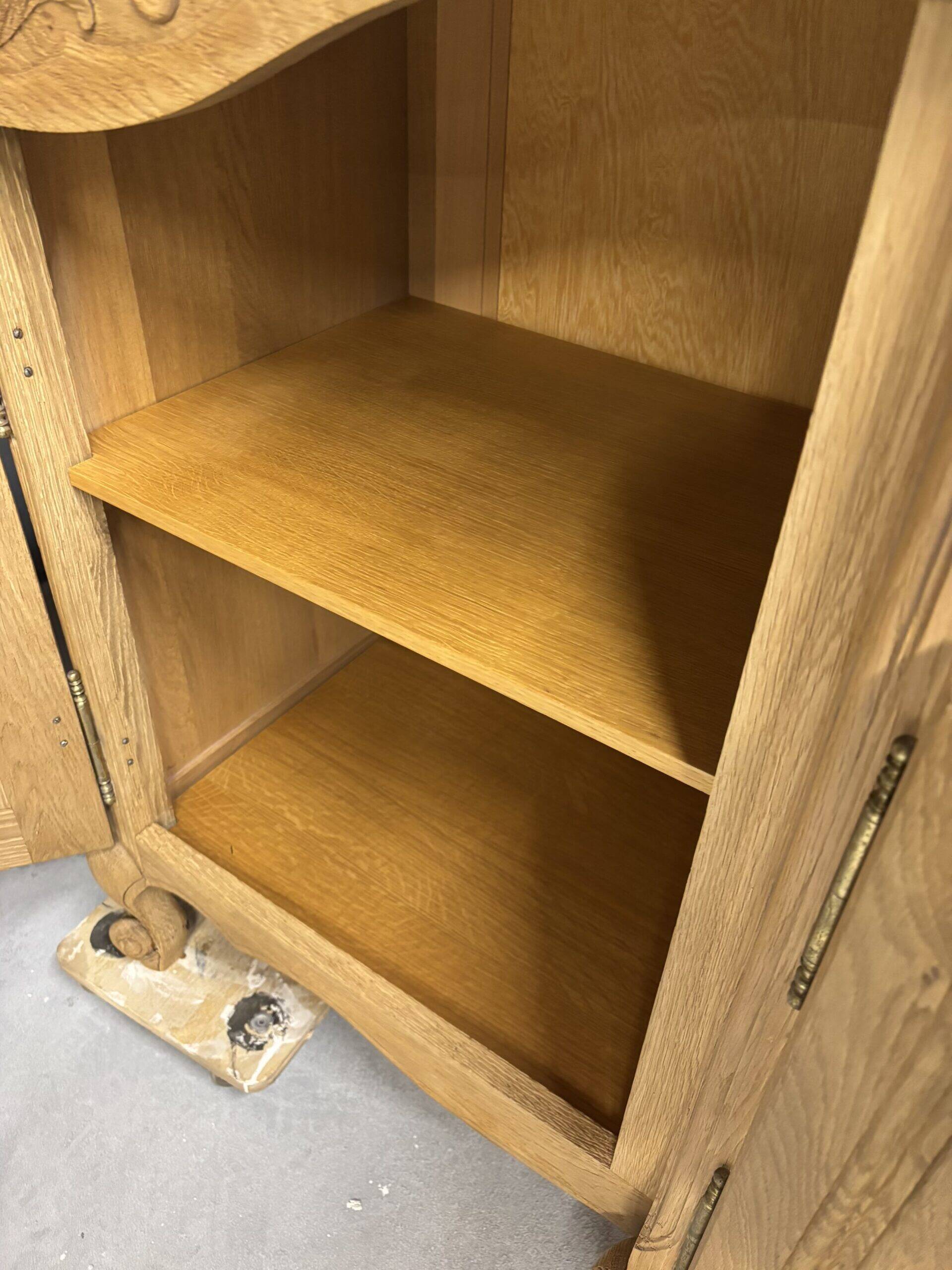Oak buffet with marquetry