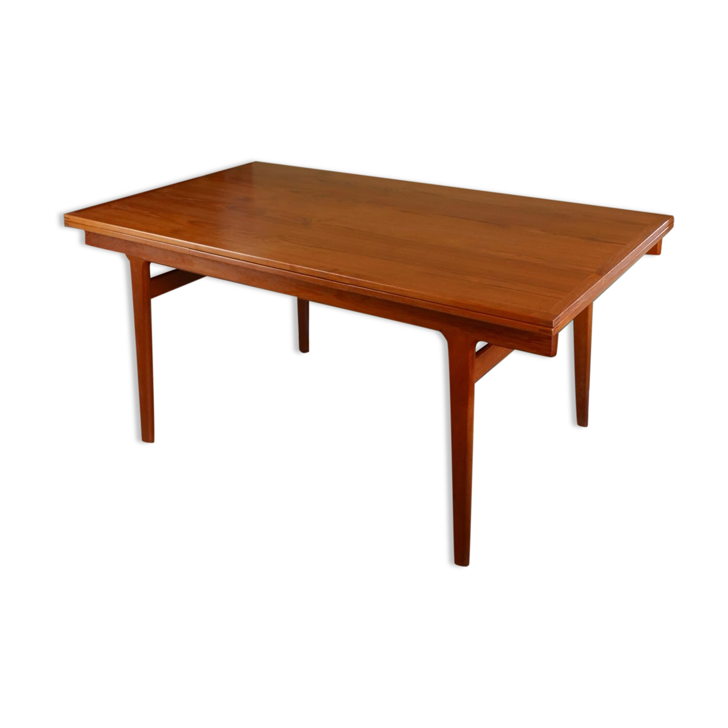 Henning Kjaernulf dining table