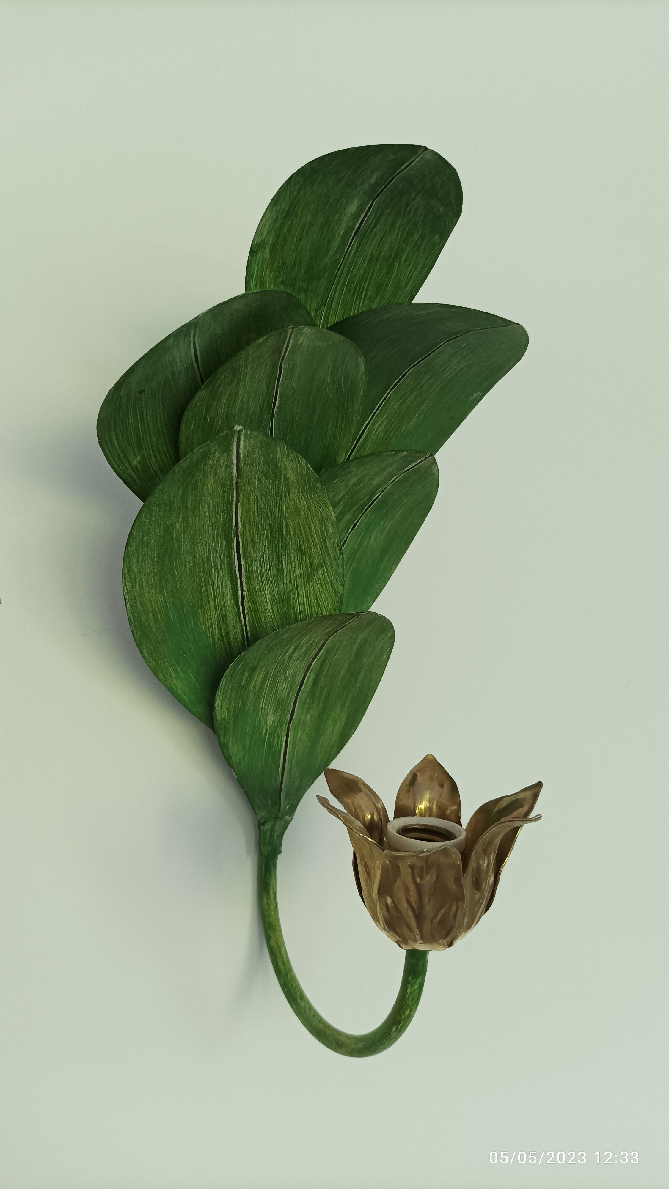 Vintage leaf wall lamp