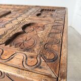 Table basse savoyarde art populaire