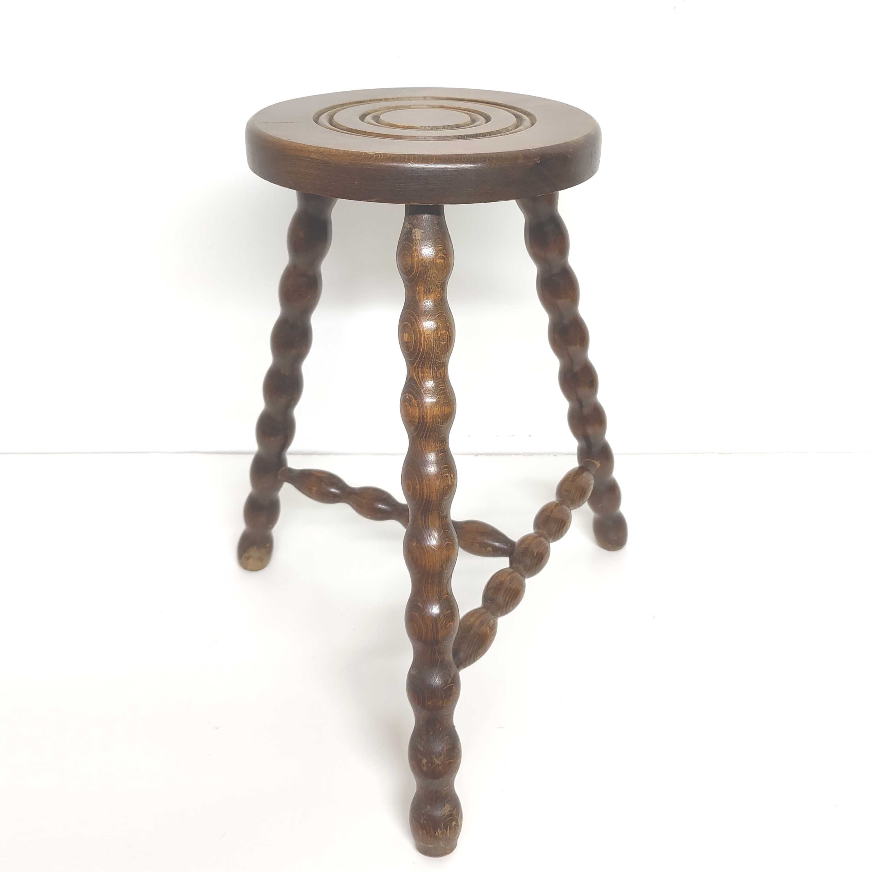 Vintage tripod stool in solid wood beaded legs
