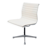 Charles & Ray Eames "EA 105" chairs for Herman Miller in leather, 1970