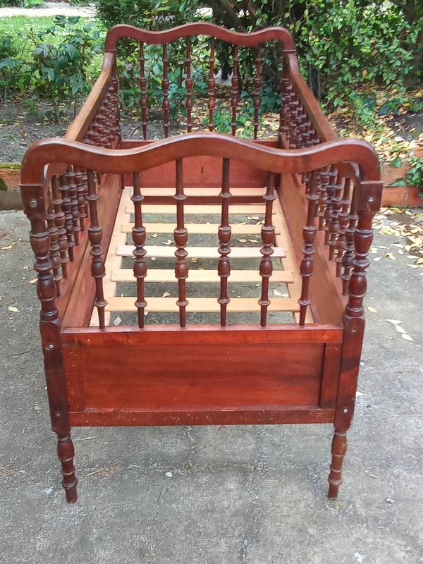 Lit enfant merisier vintage