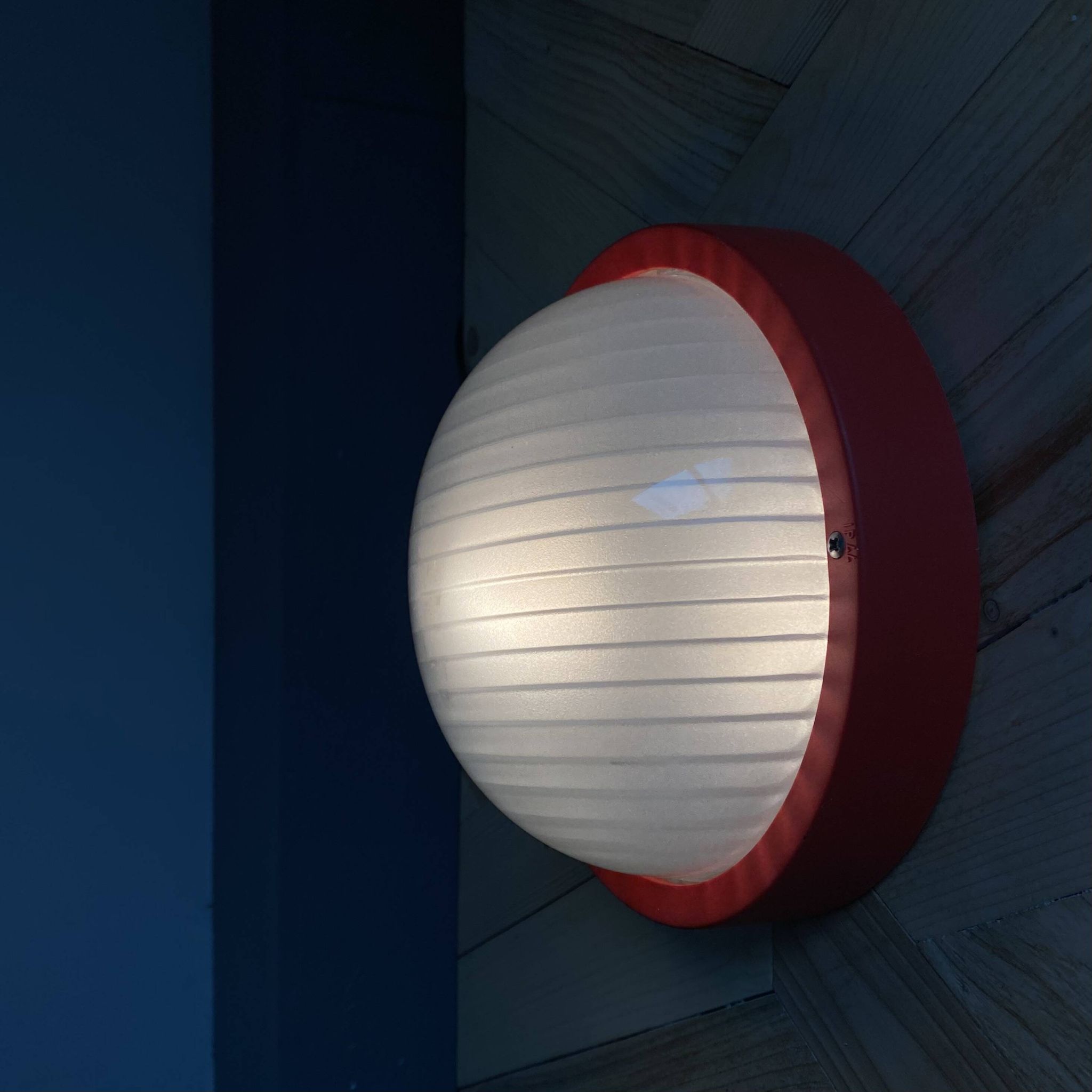 Applique murale plafonnier hublot verre Prisma modèle Eko rouge LAMP-7441