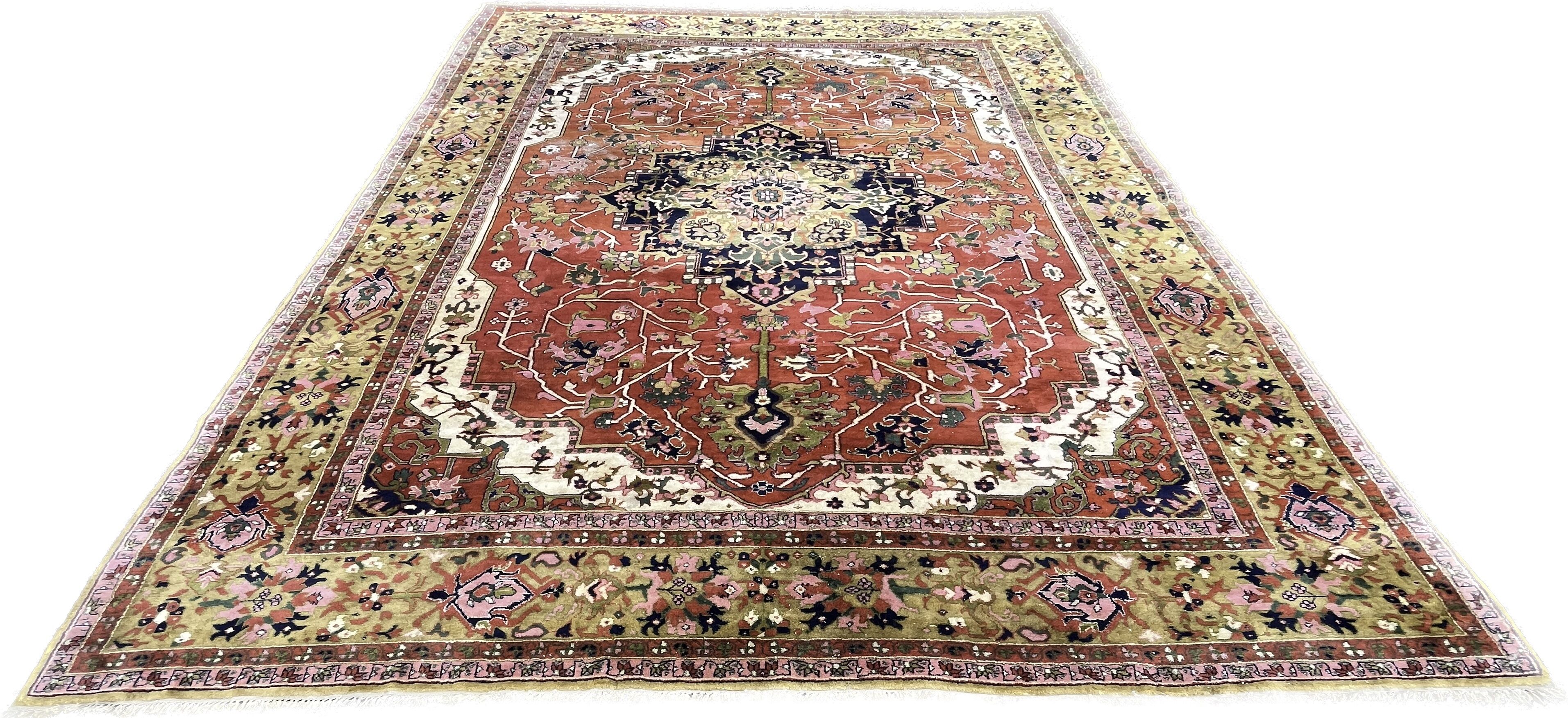 Indo-heriz Serapi Design, Geometric Carpet