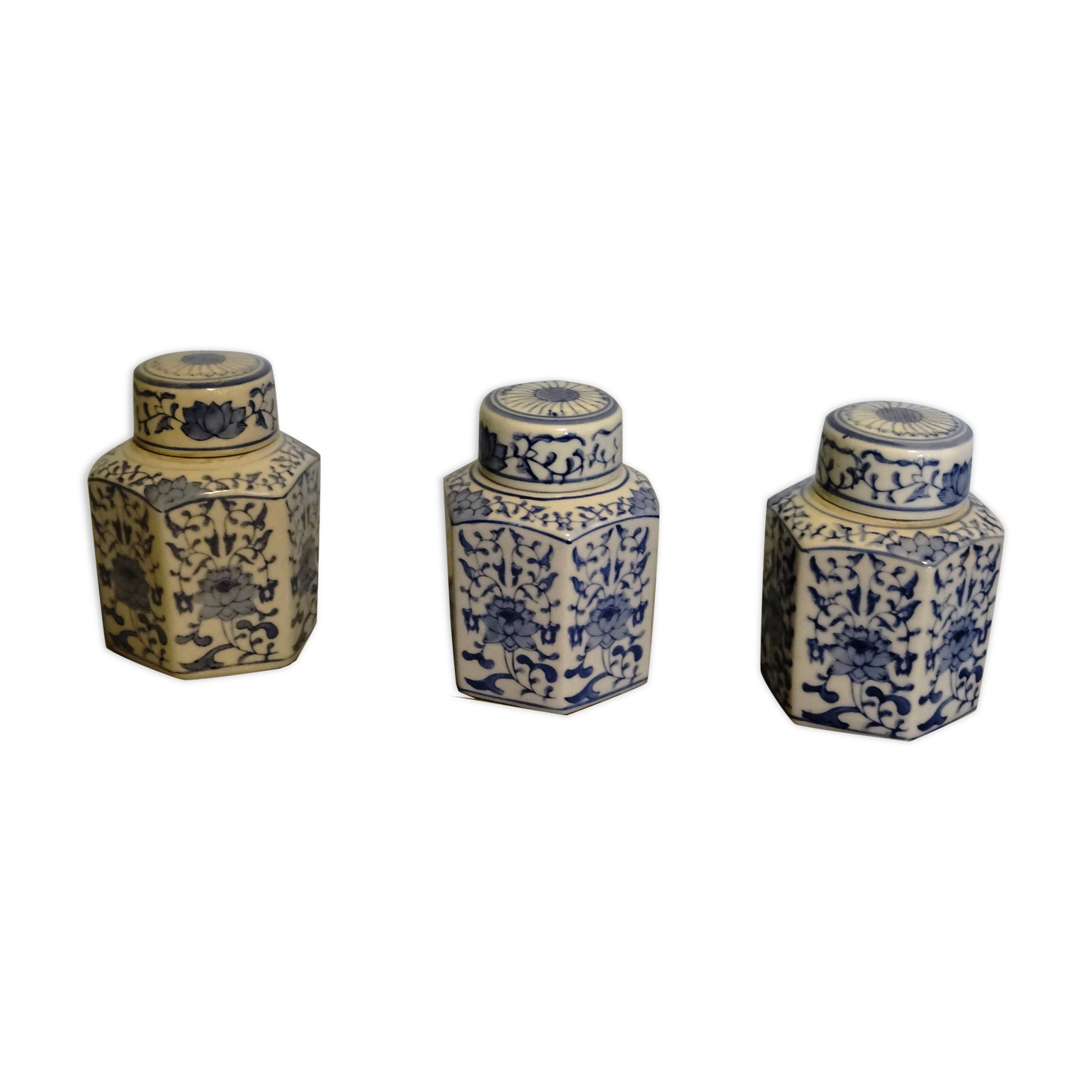 Series of 3 tea pots in blue China