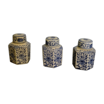 Series of 3 tea pots in blue China