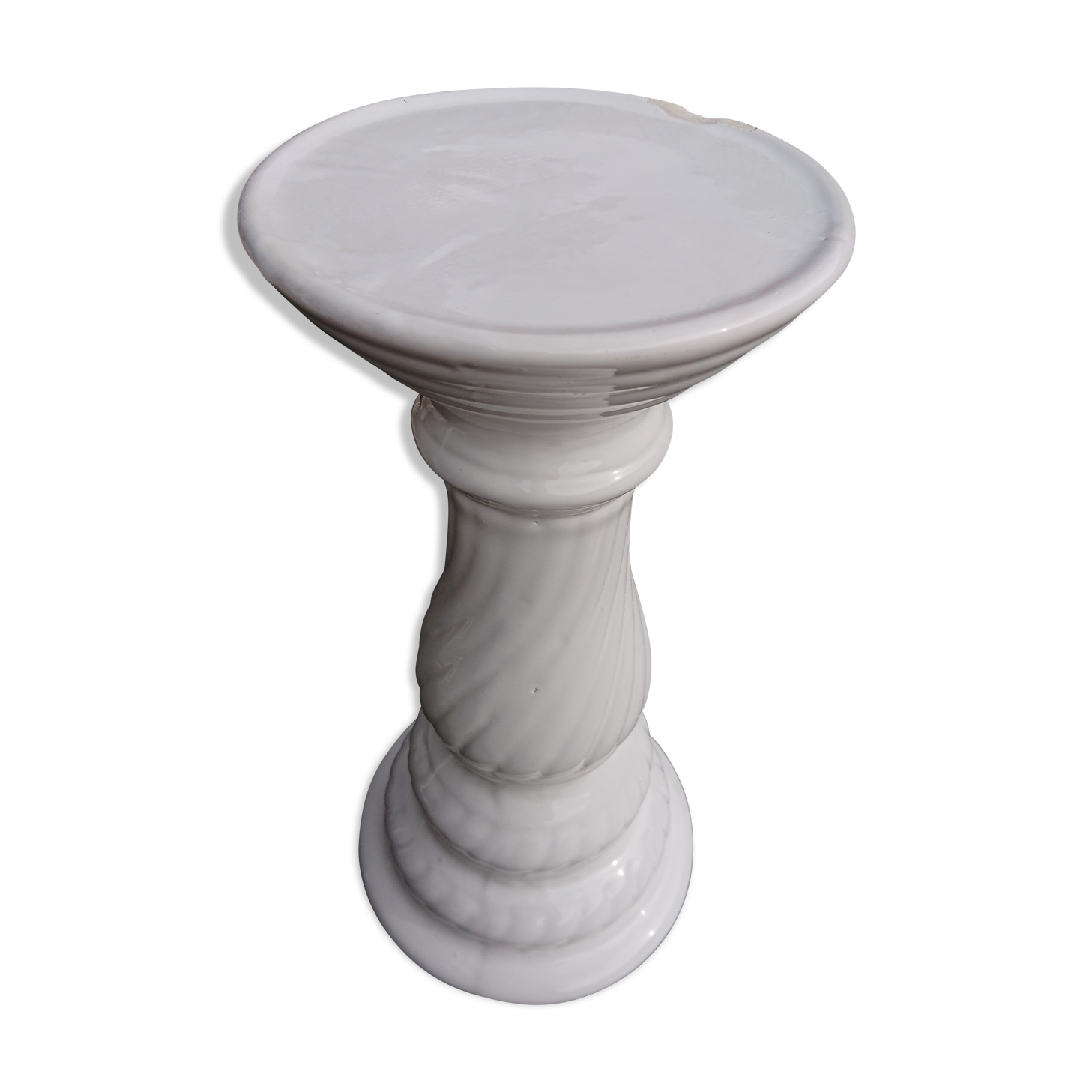 Porcelain pedestal