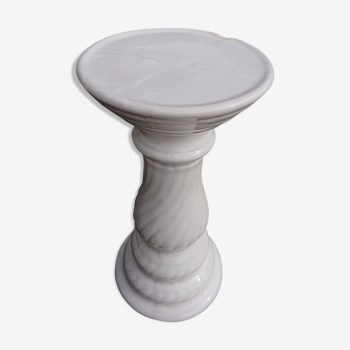 Porcelain pedestal