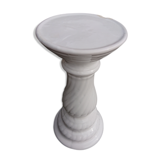 Porcelain pedestal