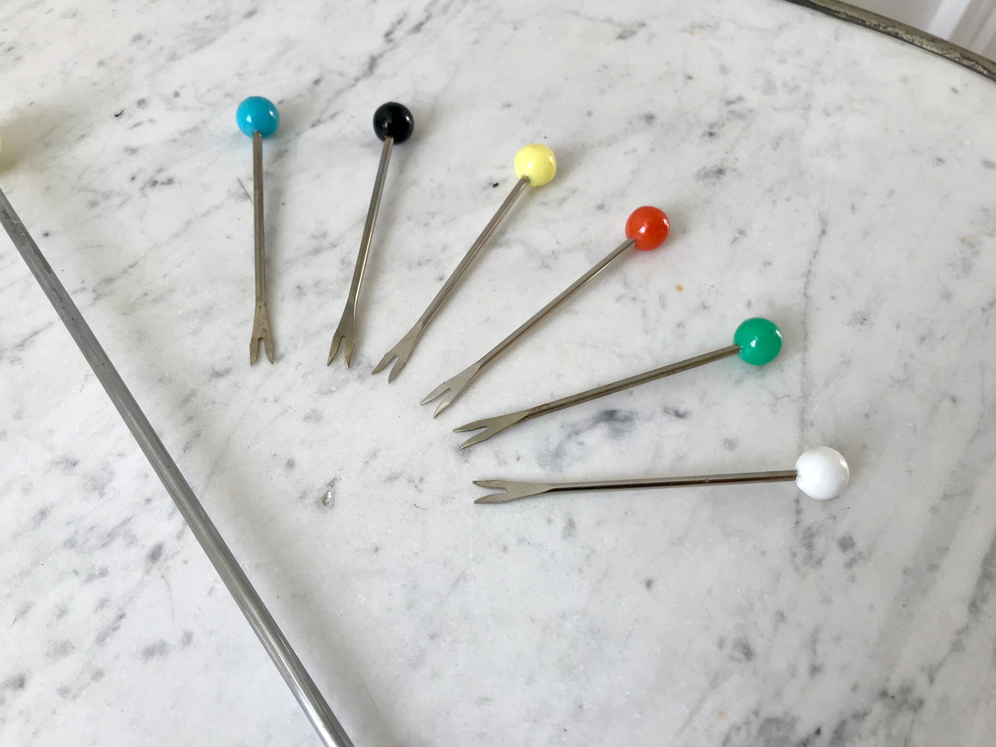 Set of seafood cutlery (ladle and 6 peaks) colorful 60s