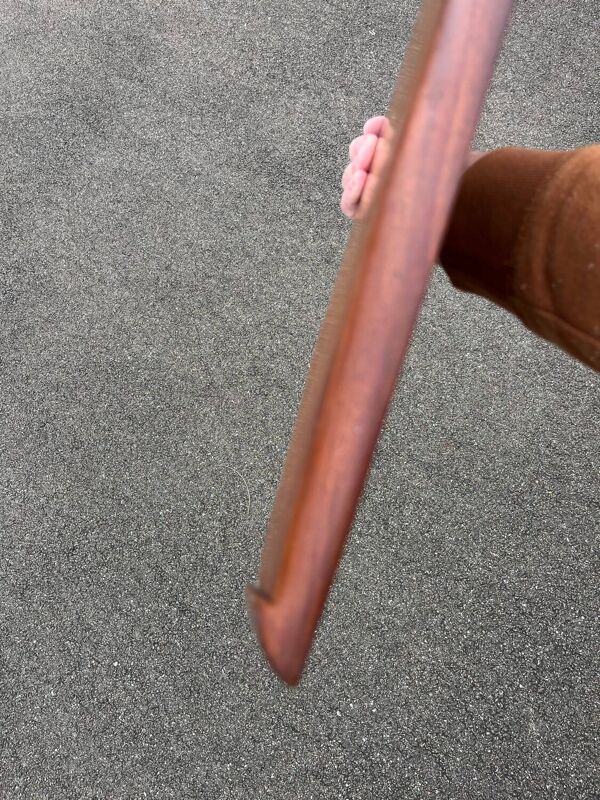 Grand plateau de service en teck 1960 scandinave signé 76cm Danemark