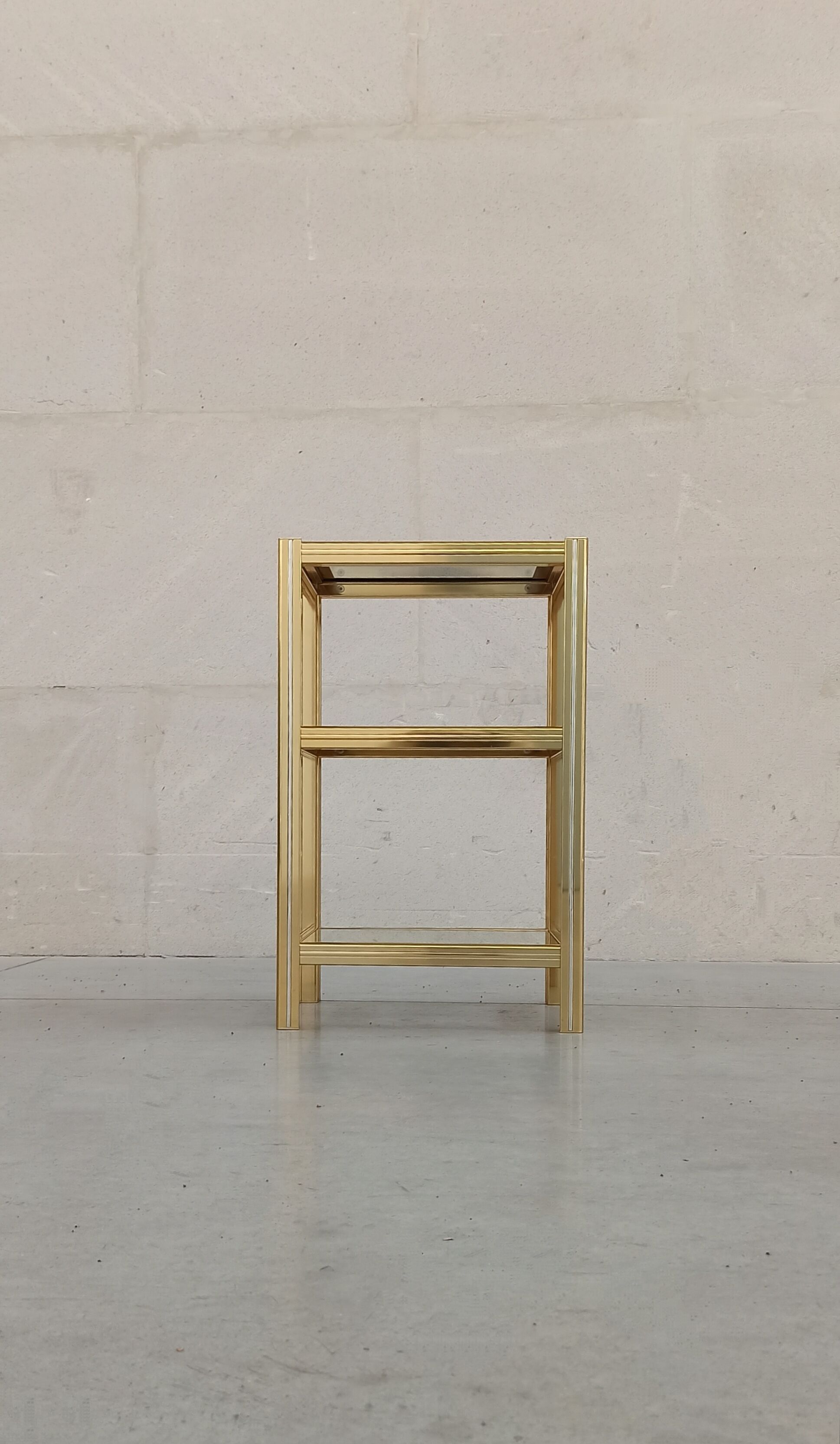 70's design fifth wheel shelf