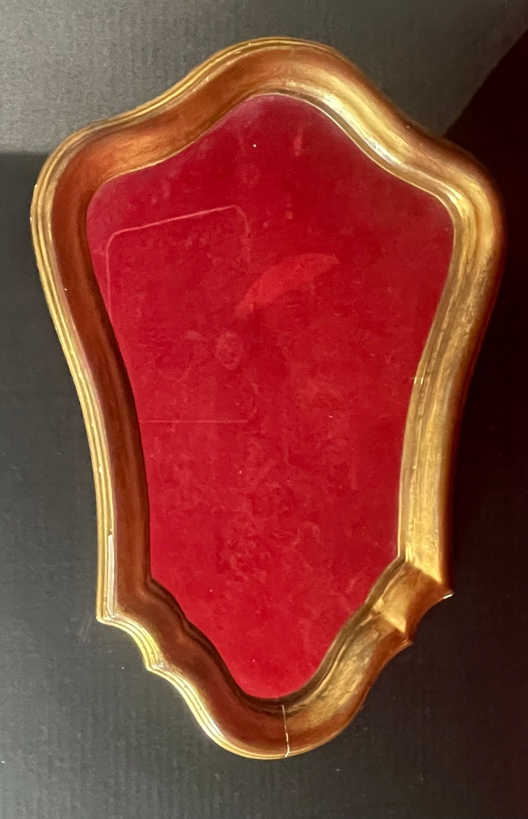 Miroir bois doré et stuc, quelques sauts
