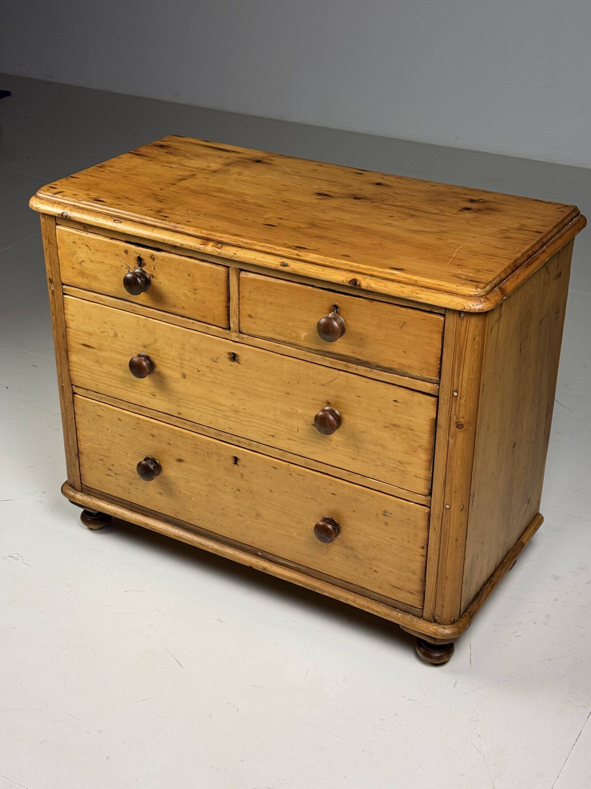 Pine commode English