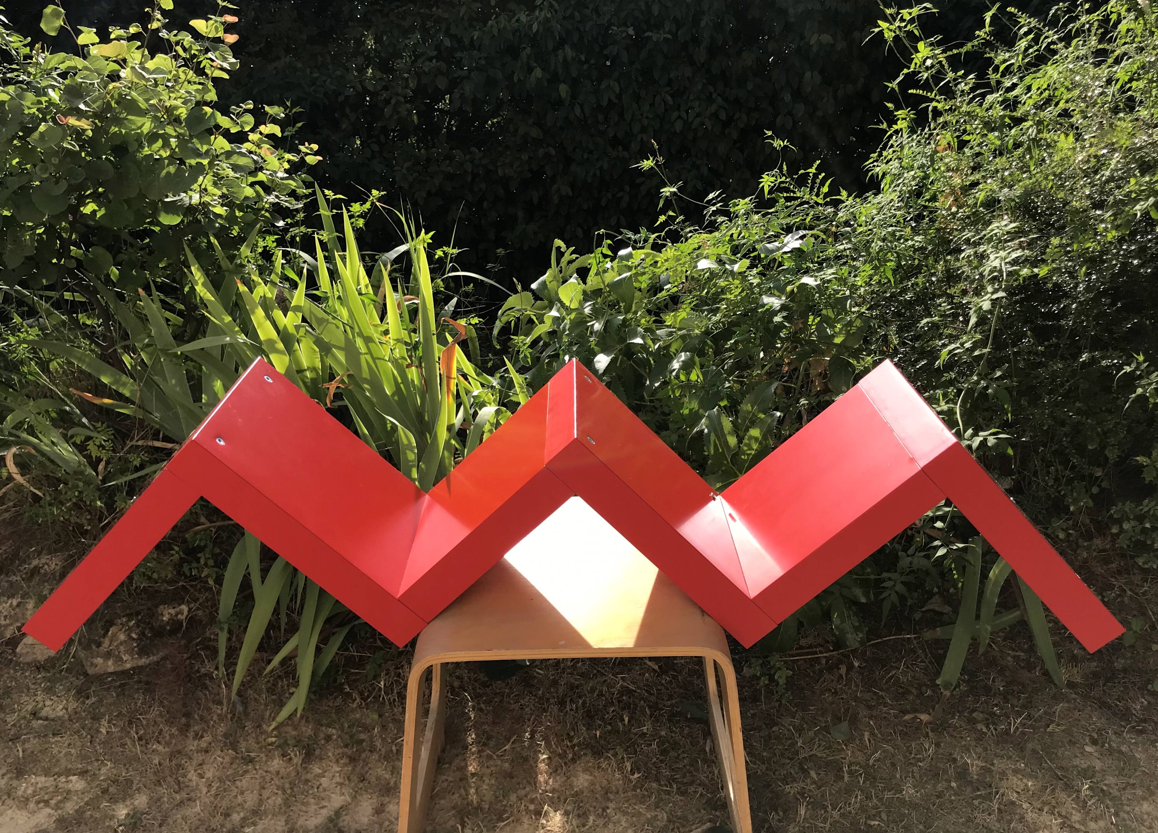 Shelf staircase Zig-Zag graphic design red serie LACK Ikea vintage 1980