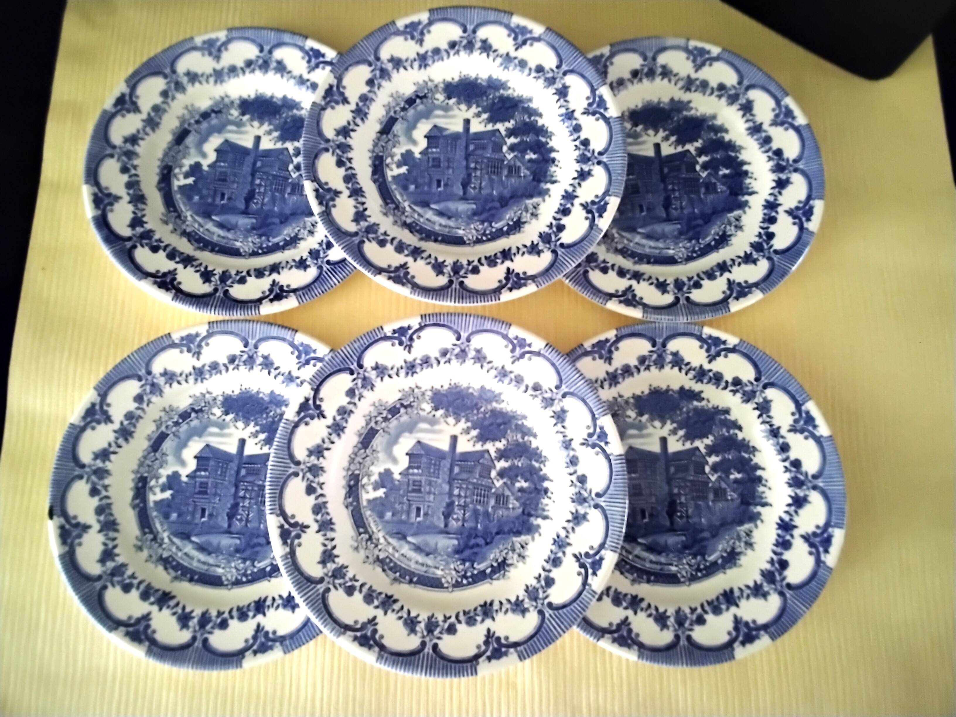 6 Assiettes à dessert en porcelaine Anglaise Staffordshire