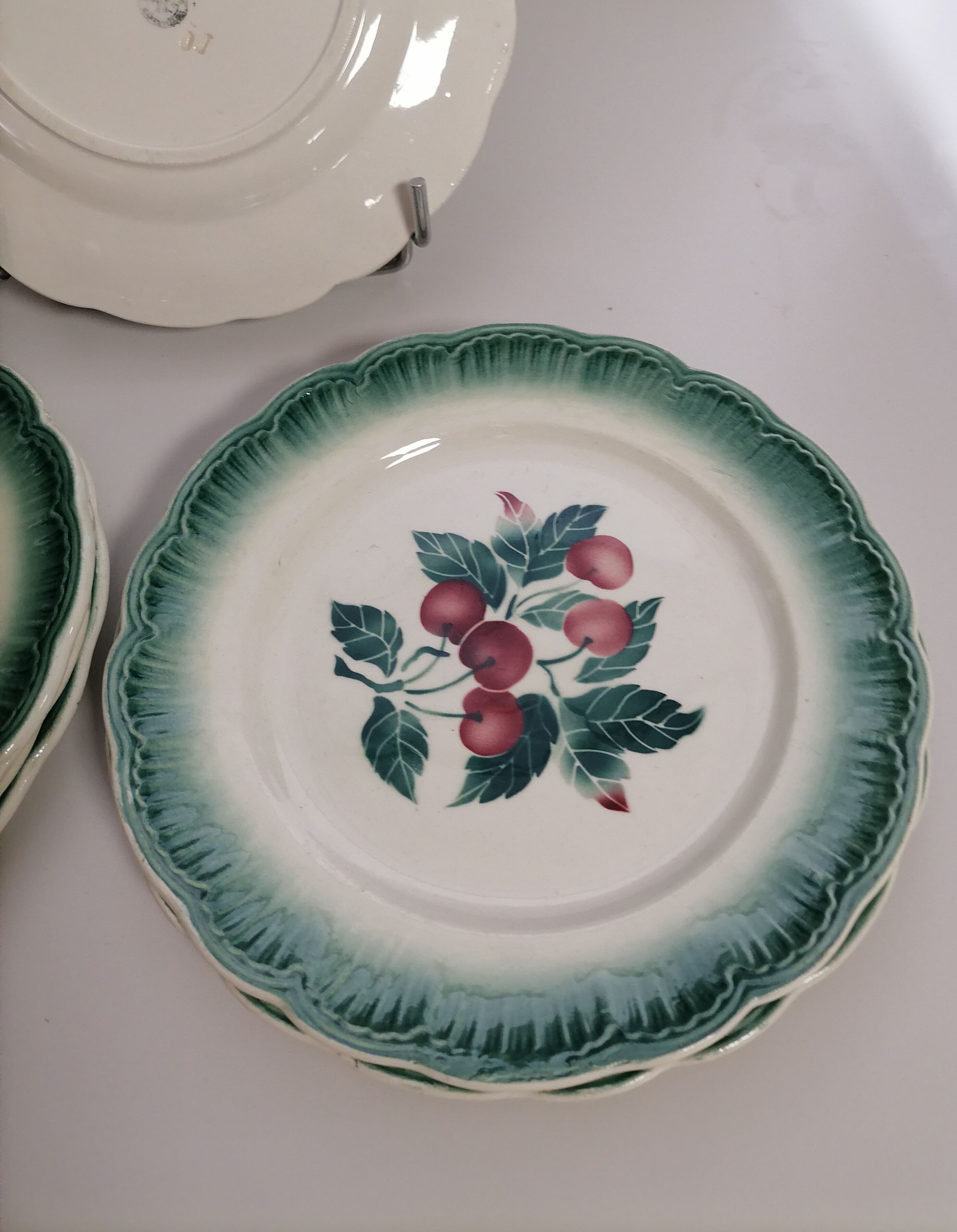 Lot assiettes barbotine