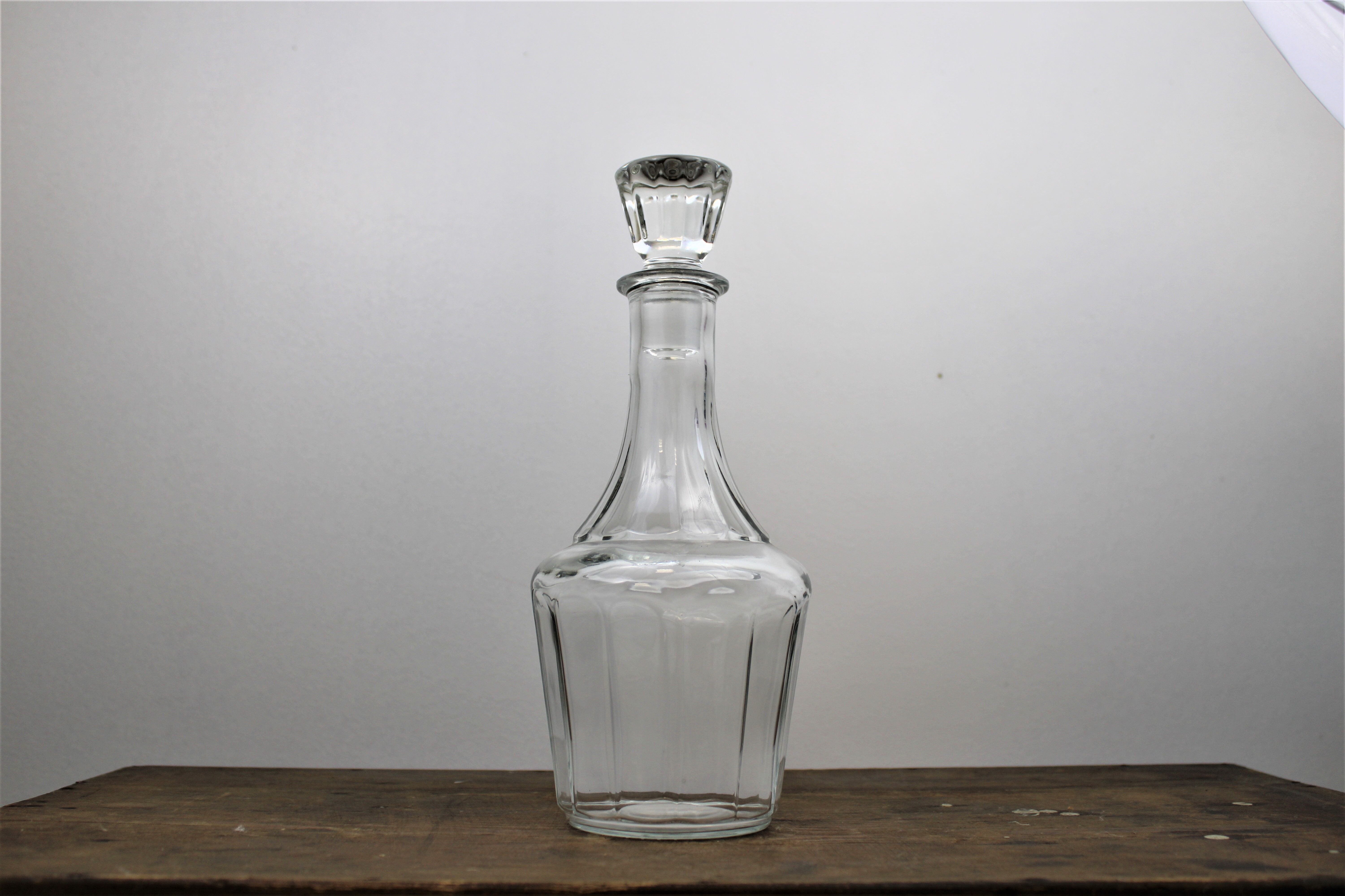 Glass decanter