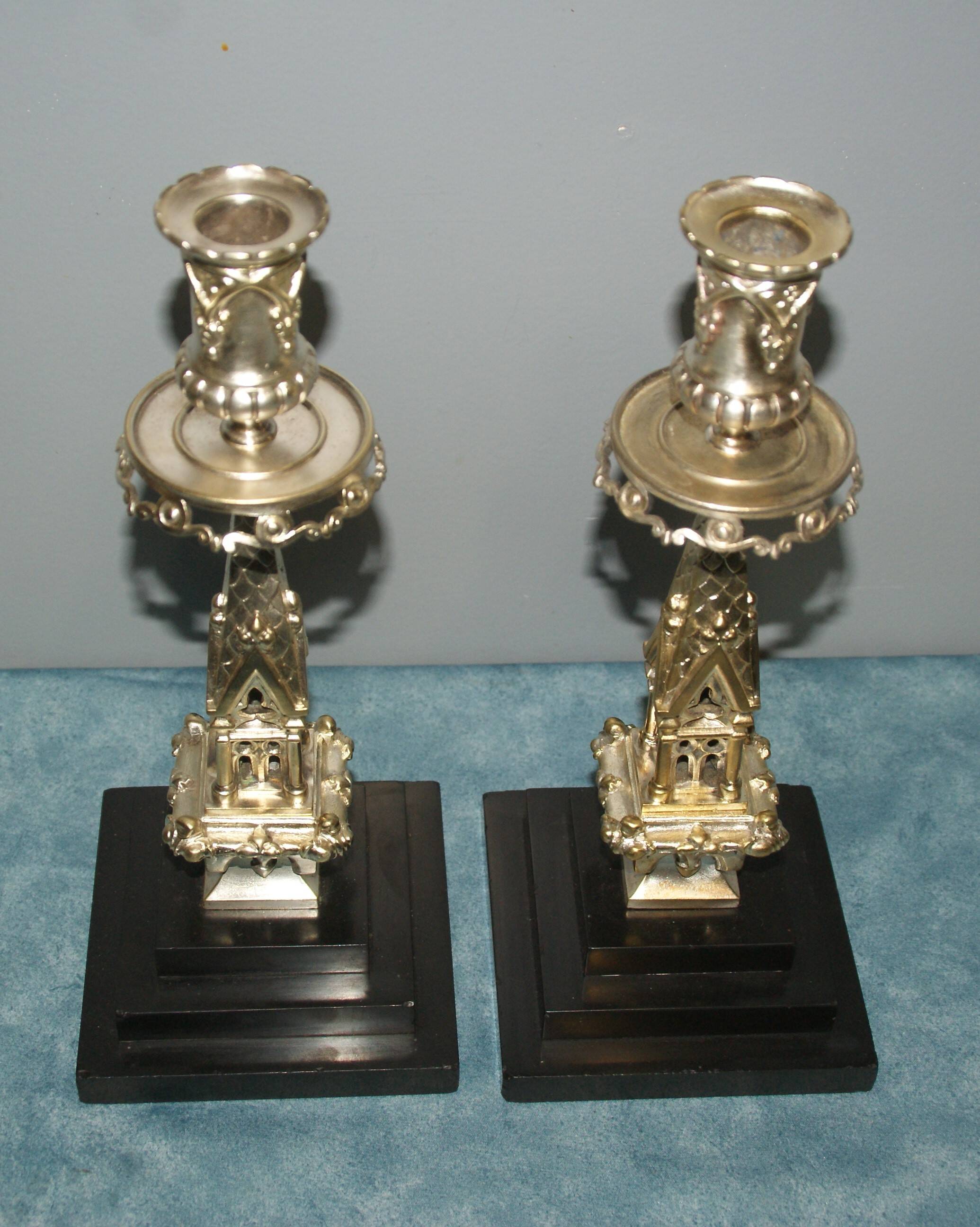 Rare paire de chandeliers en bronze XIX siècle