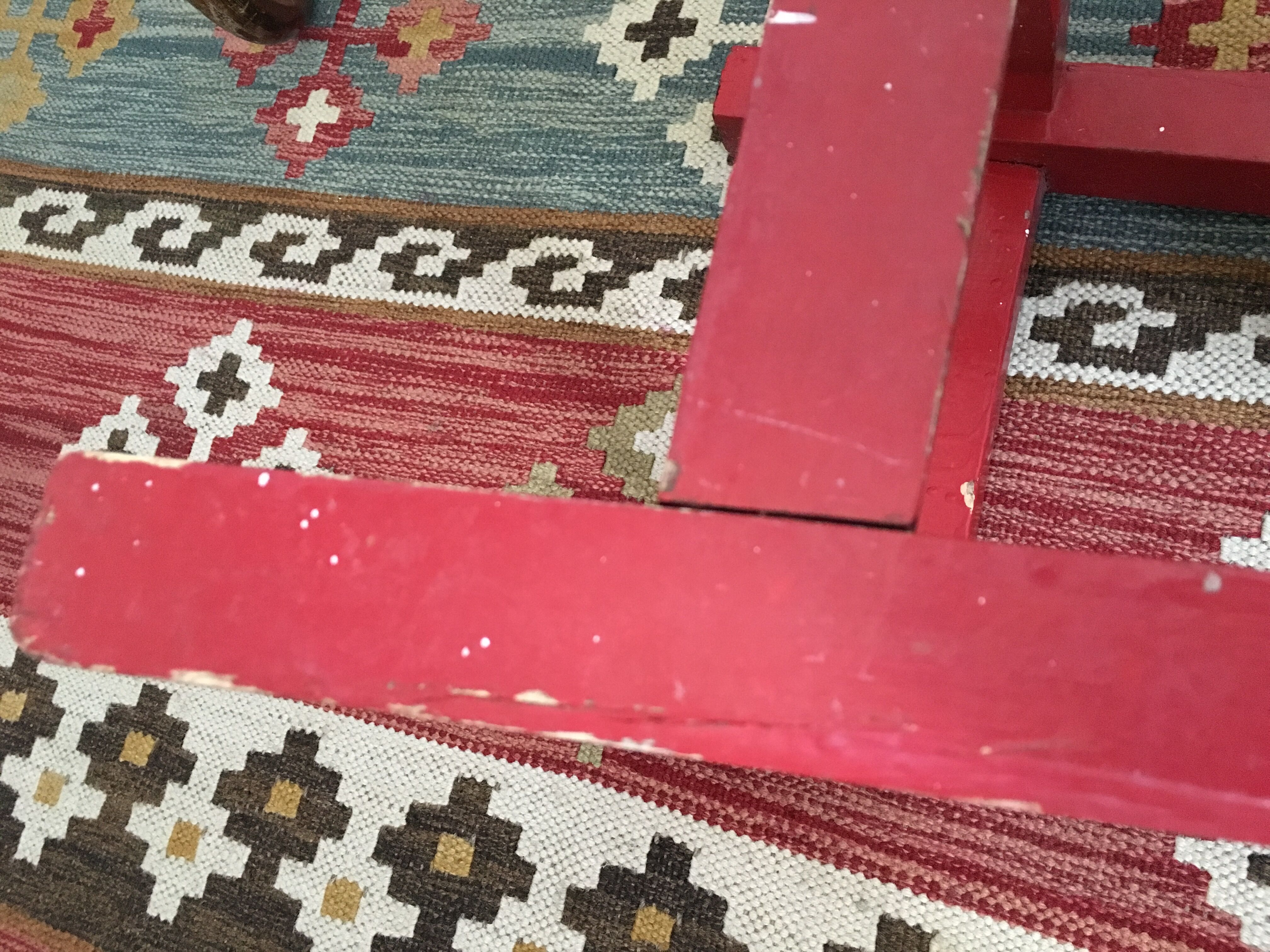 Painter red/bordeaux stool