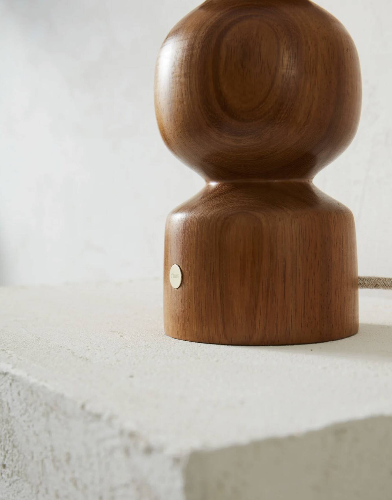 Gilou Iroko Lamp - Romie Objetti