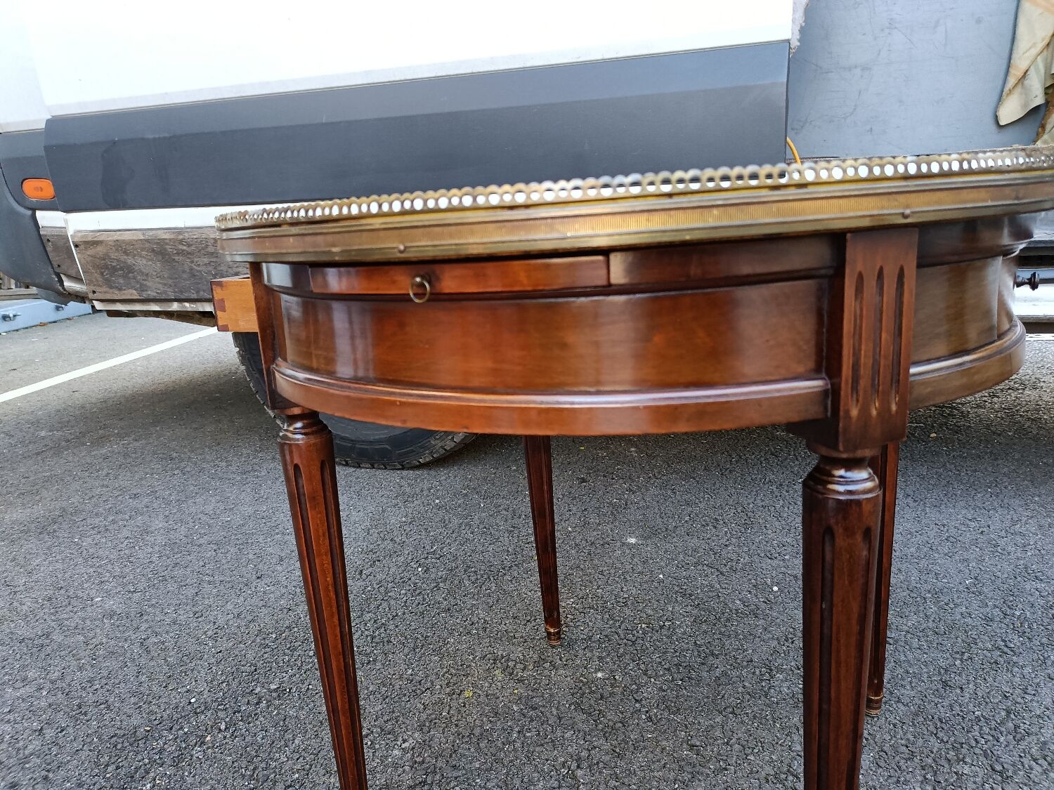 Table bouillotte style Louis XVI marble top