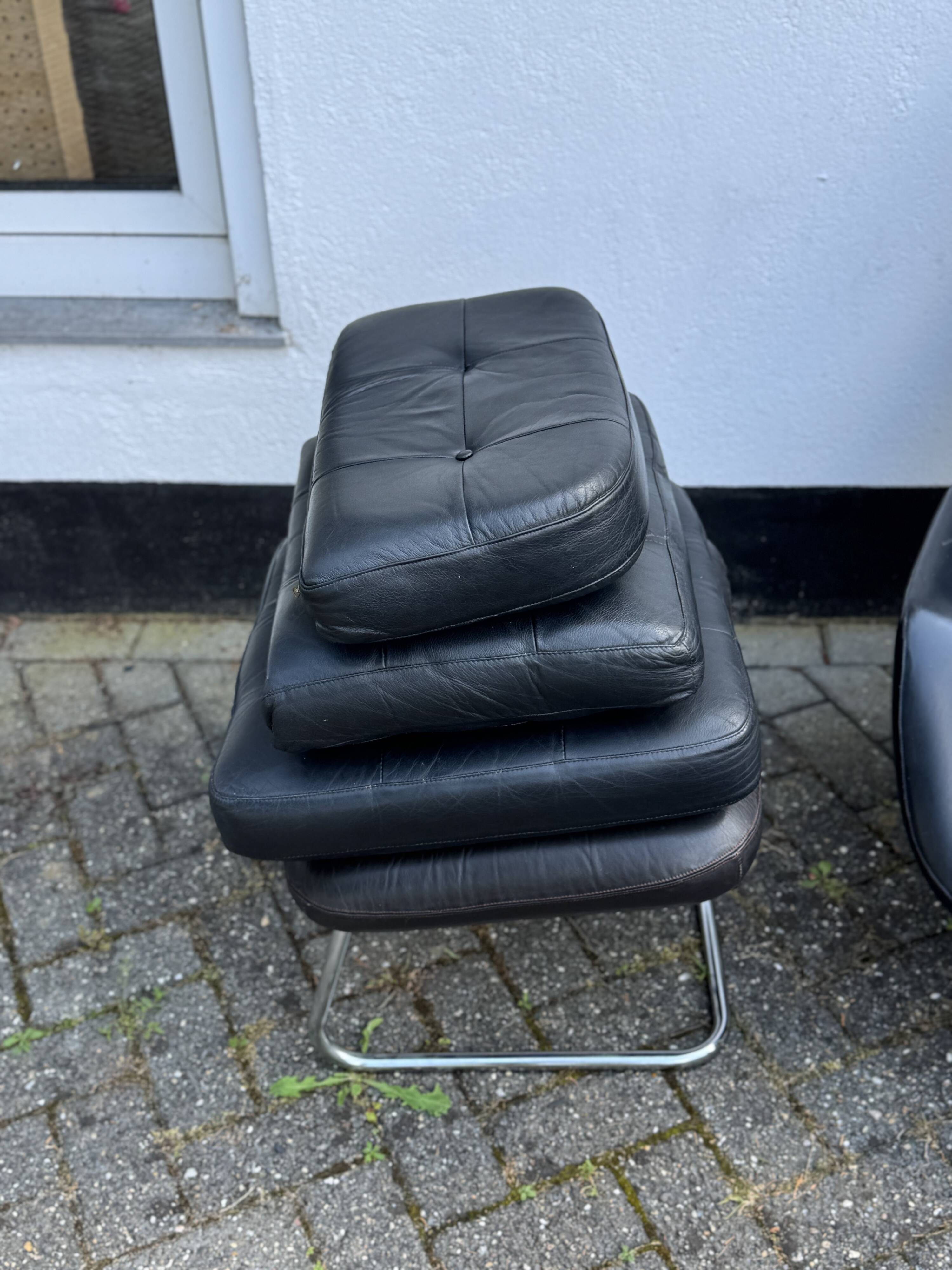 Fauteuil pivotant vintage Bramia avec repose-pieds