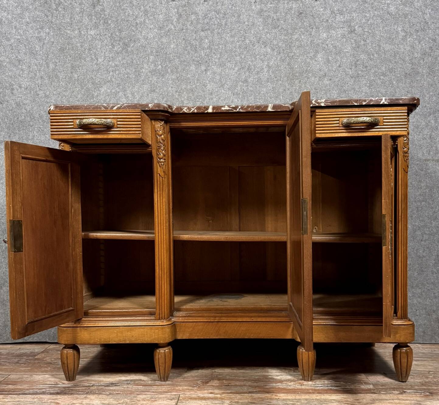 Beautiful Art Deco period walnut sideboard circa 1925