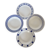 4 mismatched vintage blue and white earthenware soup plates - Set