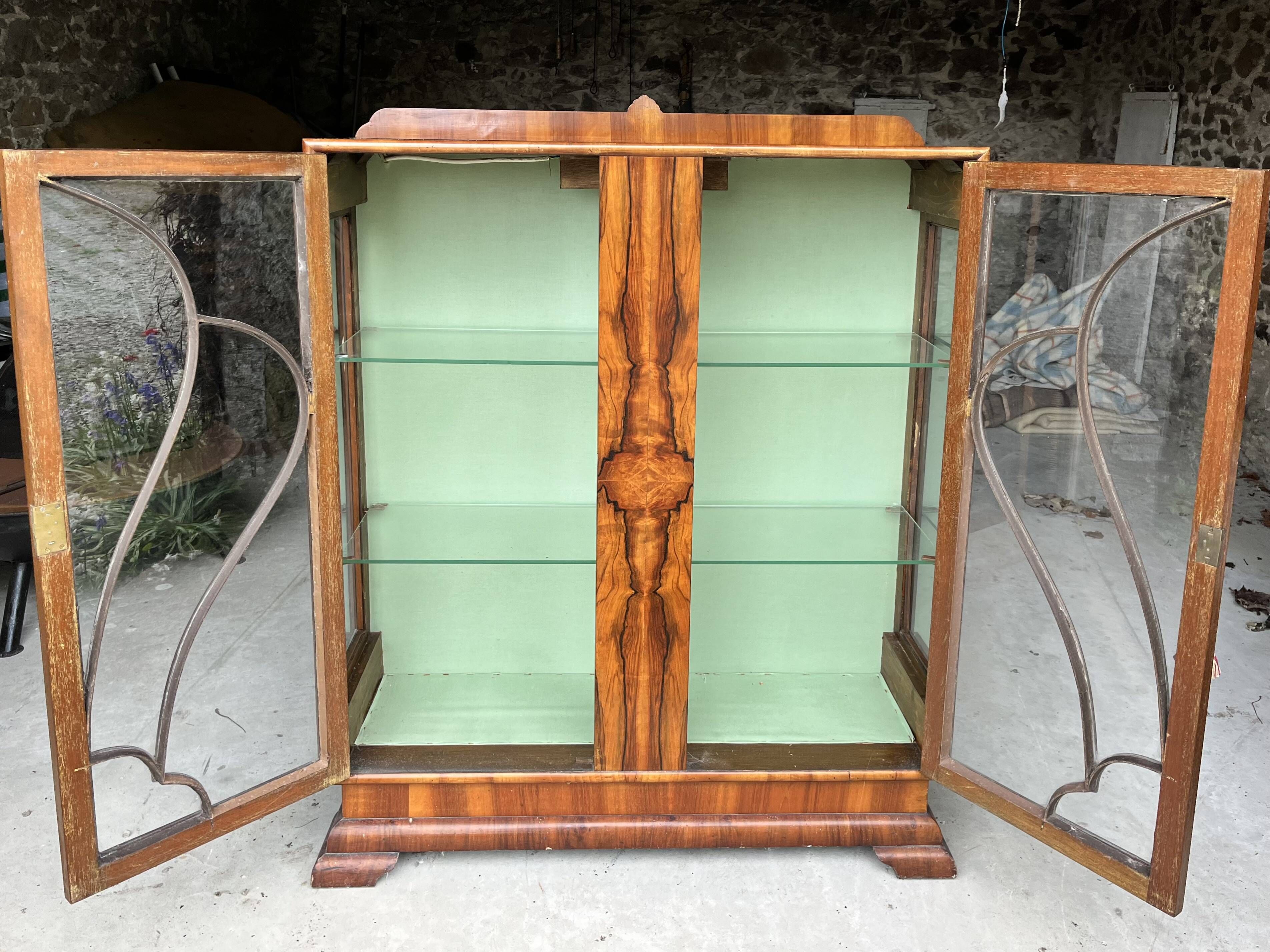 Vitrine Art Nouveau